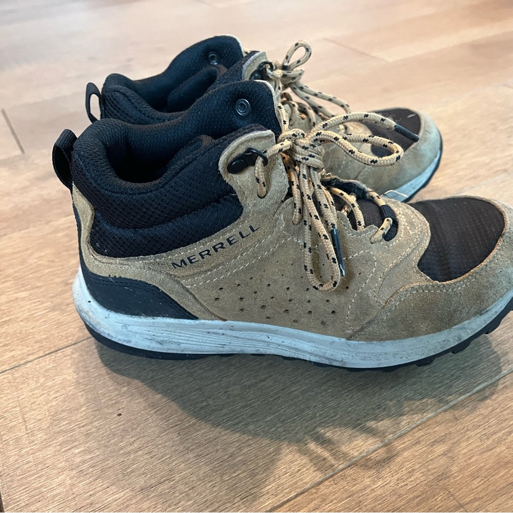 Merrell kids hiking boots size 3